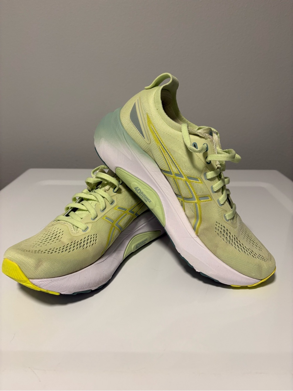 ASICS Gel Kayano 31 Women’s Running Shoes size 9 Cool Matcha / Light Celadon Gym